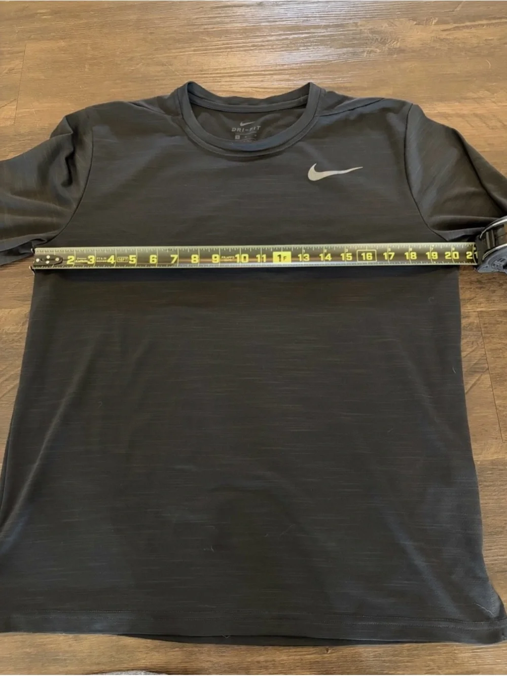 Nike Dri-Fit long sleeve black / gray size Med mens training shirt lot